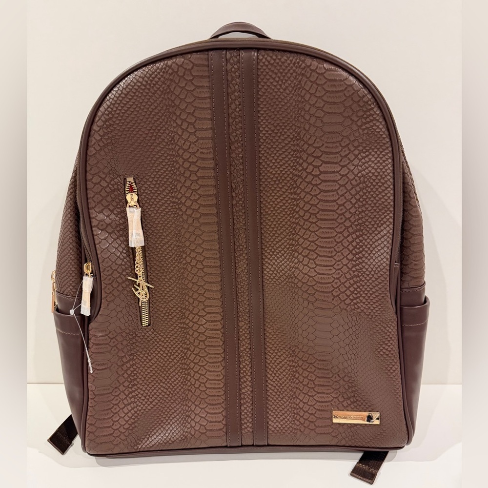 NWT TOTE& CARRY SIGNATURE TRAVELER BACKPACK IN CHOCOLATE - Picture 14 of 15